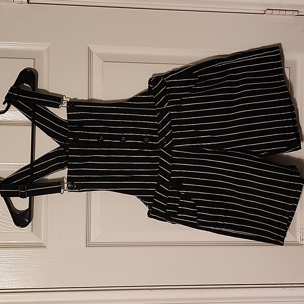 Hot Topic Shortall